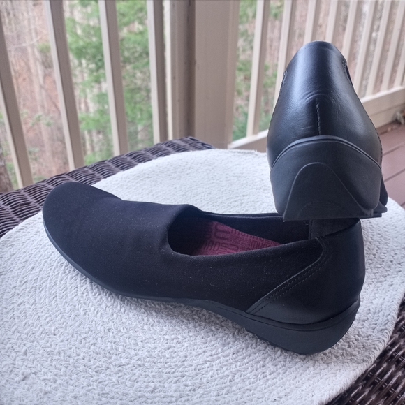 Munro "Traveler" Loafers - Picture 14 of 15